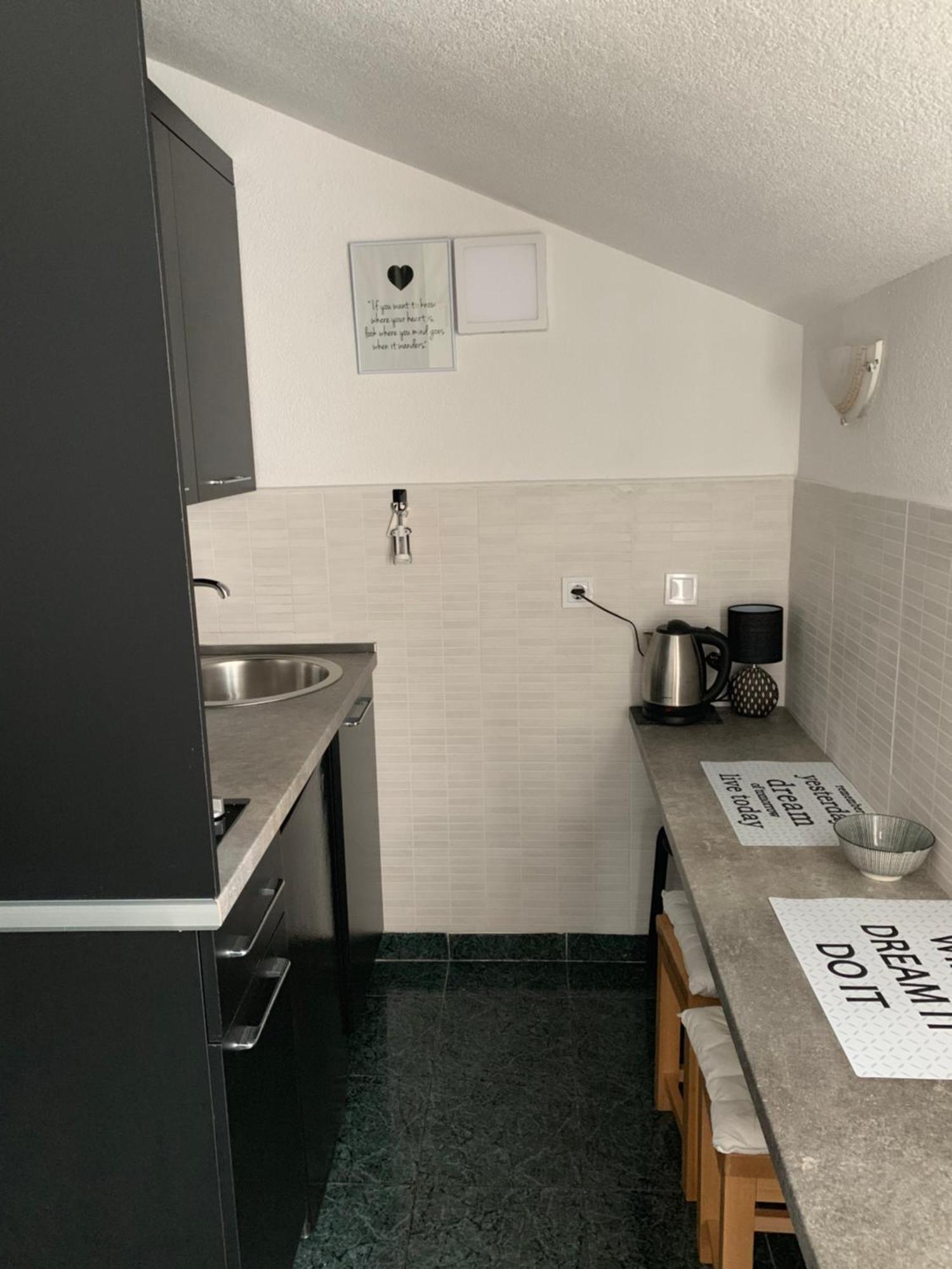 Apartmani Krgusic Тиват Экстерьер фото