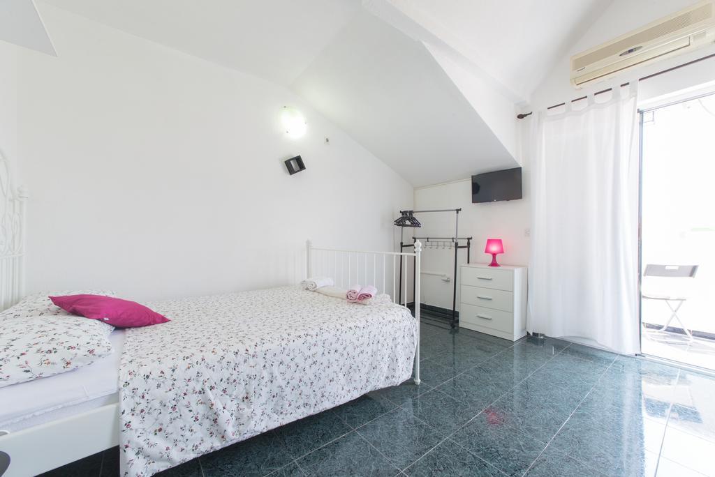 Apartmani Krgusic Тиват Экстерьер фото