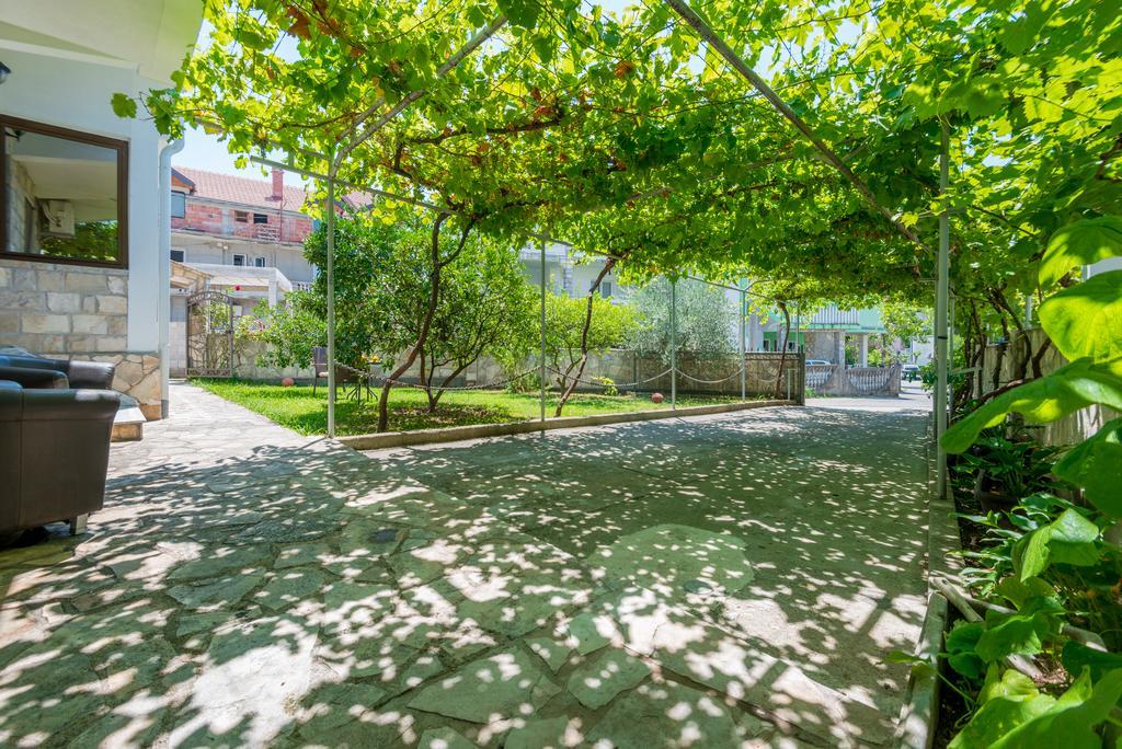 Apartmani Krgusic Тиват Экстерьер фото