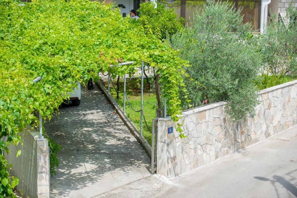 Apartmani Krgusic Тиват Экстерьер фото